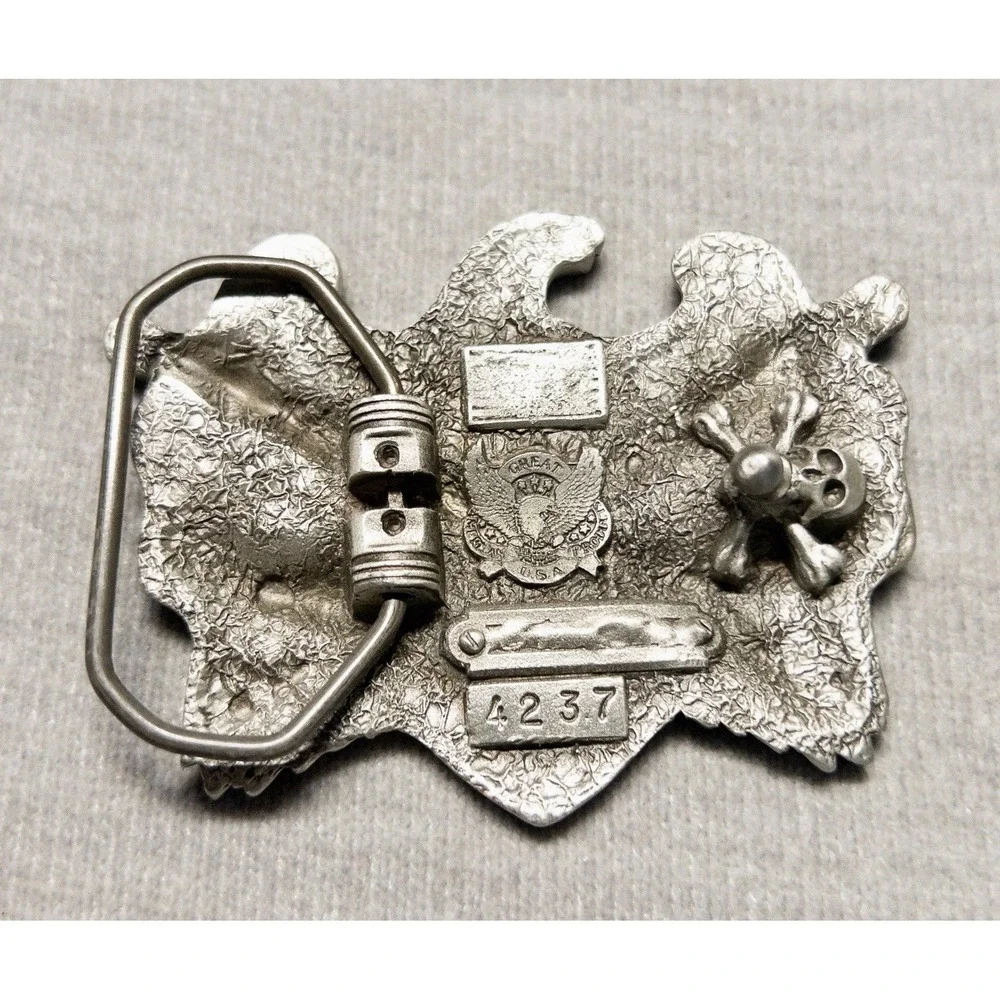 VINTAGE CHROME WARRIOR BIKER BELT BUCKLE EAGLE‎ FLAG AND CROSSED SWORDS RESIN